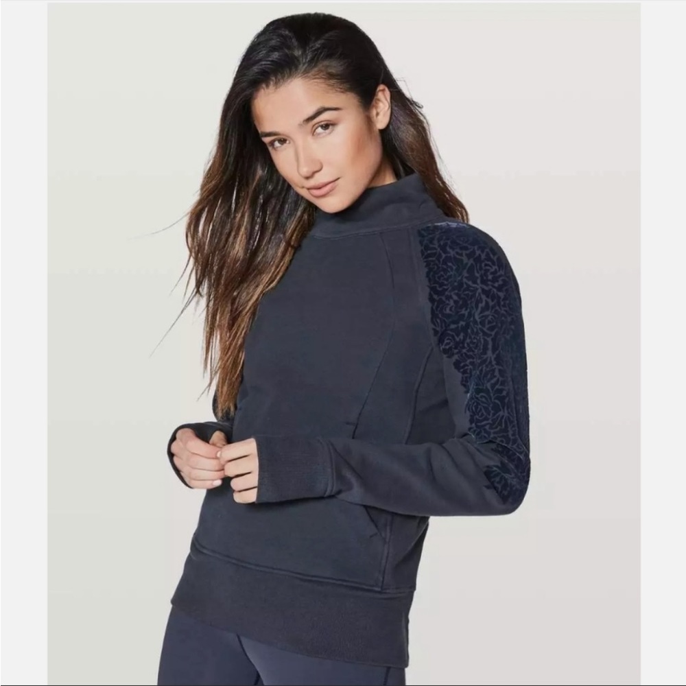 Lululemon Floral Flock Pullover Black, S/6
